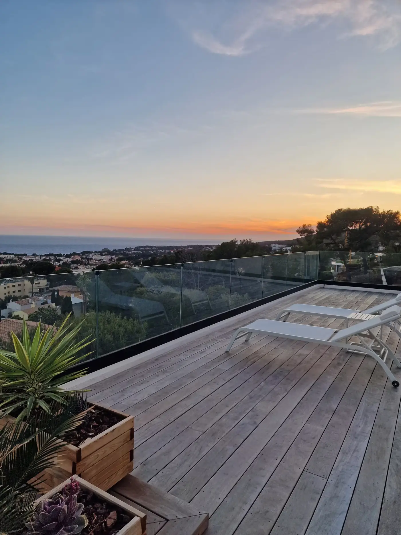 Coucher de soleil sur la terrasse
